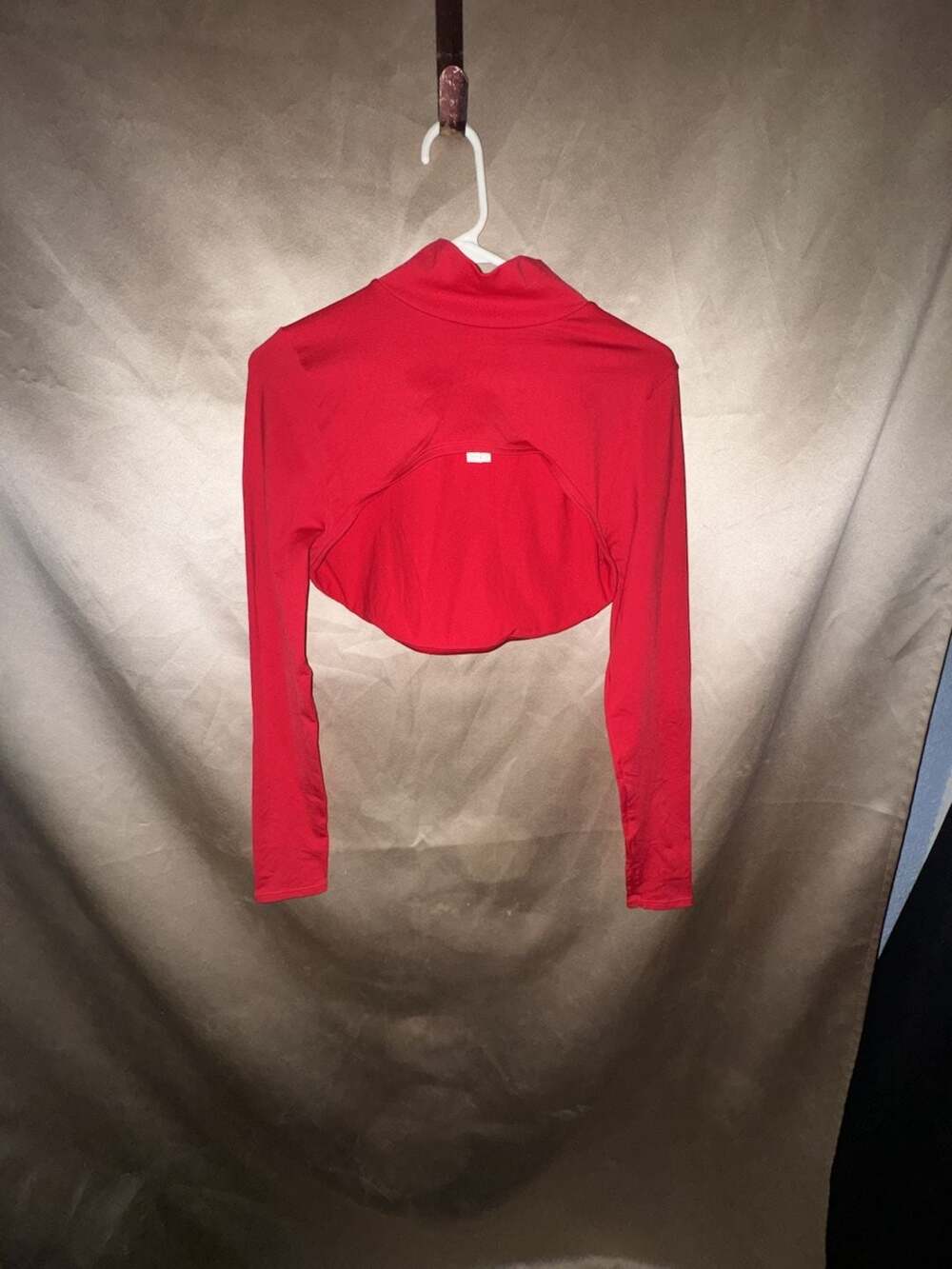 Fabletics Rory Seamless Long Sleeve Shrug Crop Top